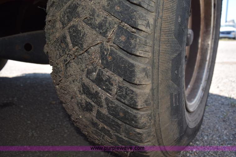 image for item L5875 1995 Ford F150 pickup truck