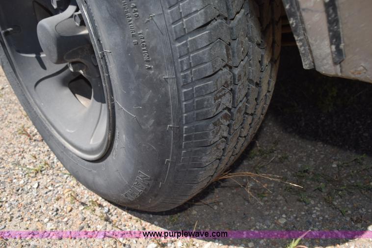 image for item L5877 1998 Chevrolet S10 pickup truck