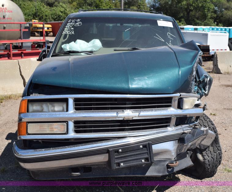 image for item L5878 1997 Chevrolet Tahoe SUV