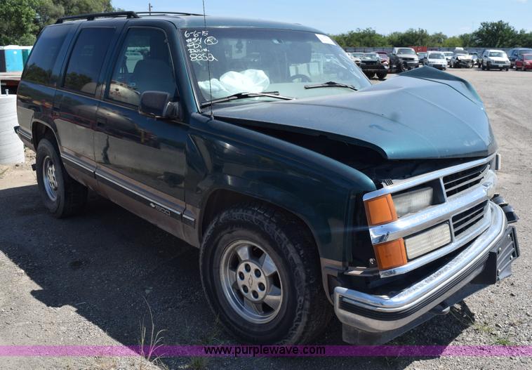 image for item L5878 1997 Chevrolet Tahoe SUV