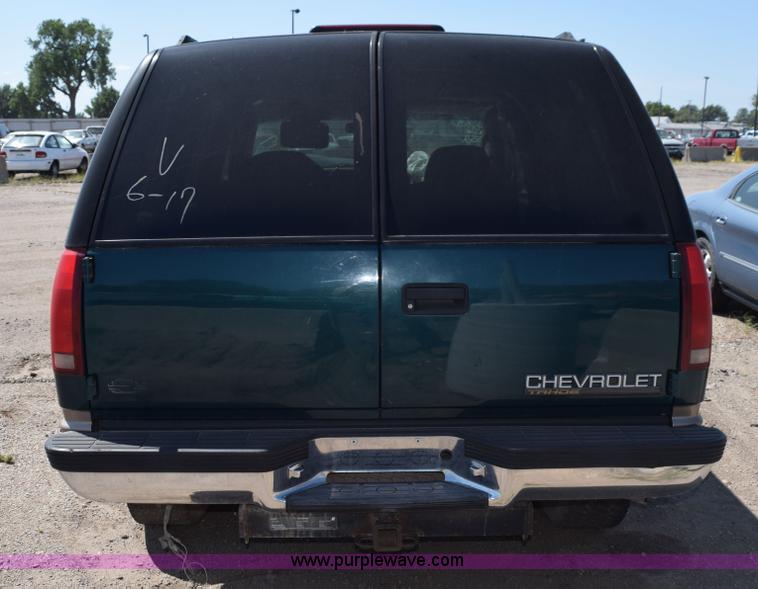 image for item L5878 1997 Chevrolet Tahoe SUV