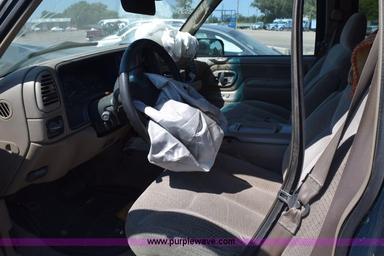 image for item L5878 1997 Chevrolet Tahoe SUV