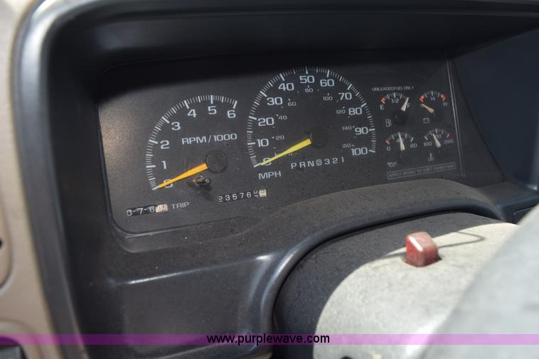 image for item L5878 1997 Chevrolet Tahoe SUV