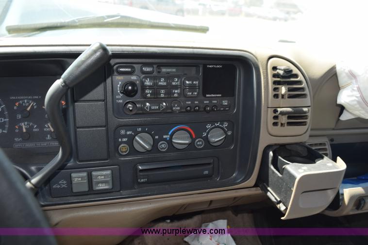 image for item L5878 1997 Chevrolet Tahoe SUV