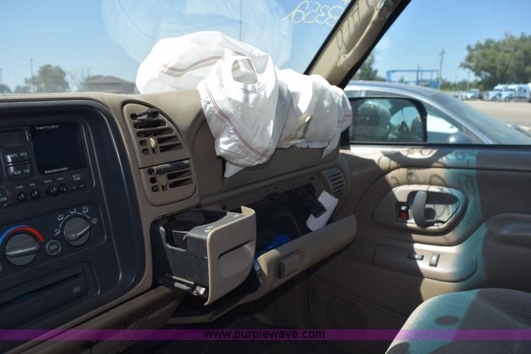 image for item L5878 1997 Chevrolet Tahoe SUV