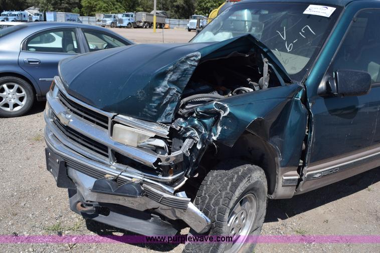 image for item L5878 1997 Chevrolet Tahoe SUV