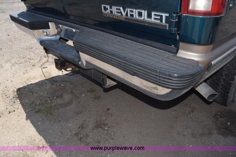 image for item L5878 1997 Chevrolet Tahoe SUV