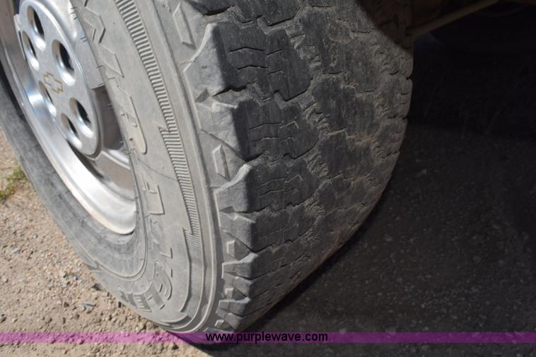 image for item L5878 1997 Chevrolet Tahoe SUV