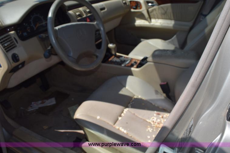 image for item L5880 1998 Mercedes Benz E320