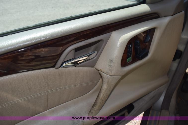 image for item L5880 1998 Mercedes Benz E320