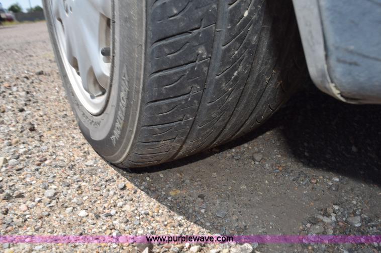 image for item L5880 1998 Mercedes Benz E320