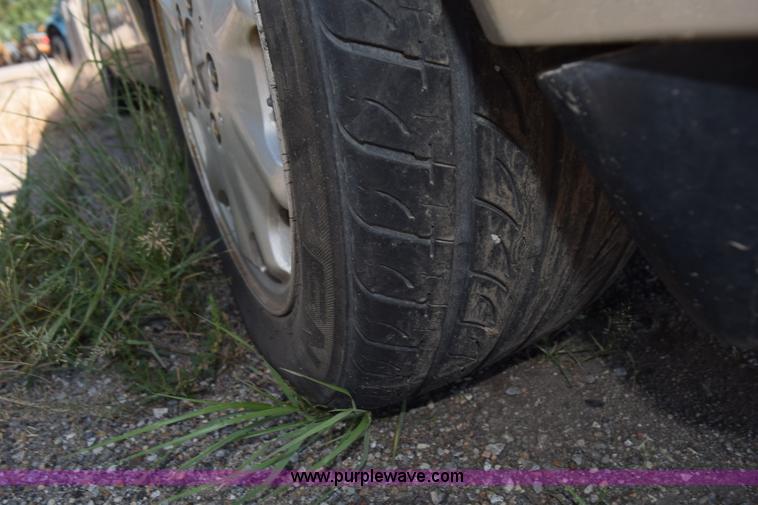 image for item L5880 1998 Mercedes Benz E320