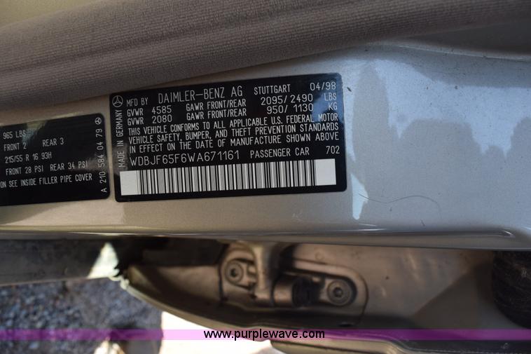 image for item L5880 1998 Mercedes Benz E320