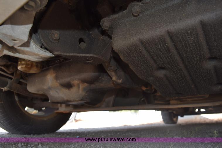 image for item L5881 2004 Dodge Grand Caravan SXT van