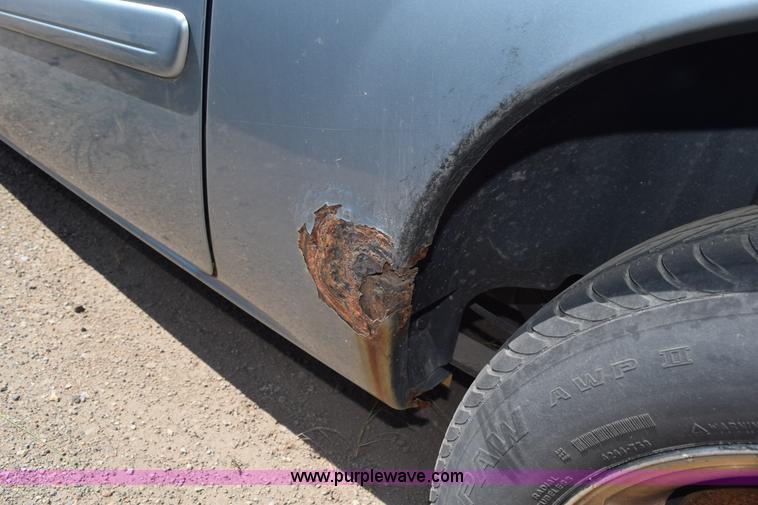 image for item L5881 2004 Dodge Grand Caravan SXT van