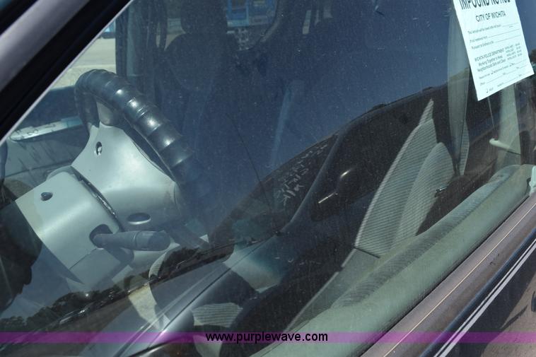 image for item L5882 1997 Chrysler Town & Country LX van