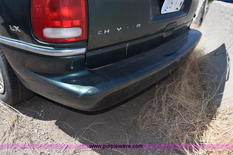 image for item L5882 1997 Chrysler Town & Country LX van