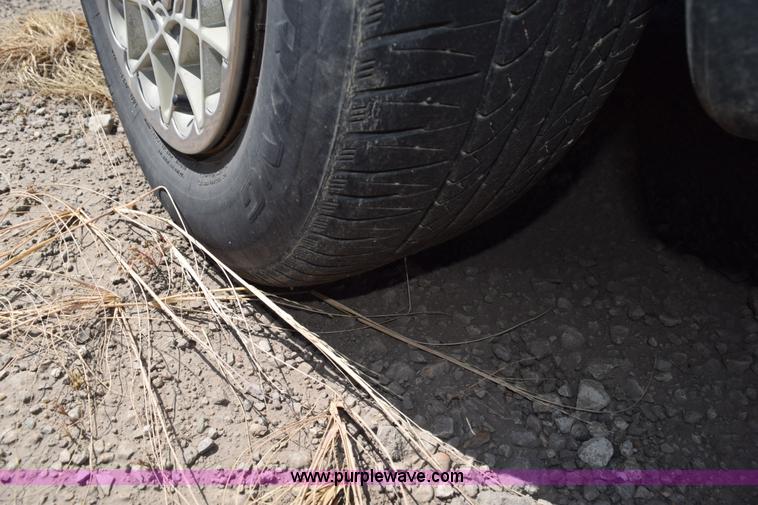 image for item L5882 1997 Chrysler Town & Country LX van