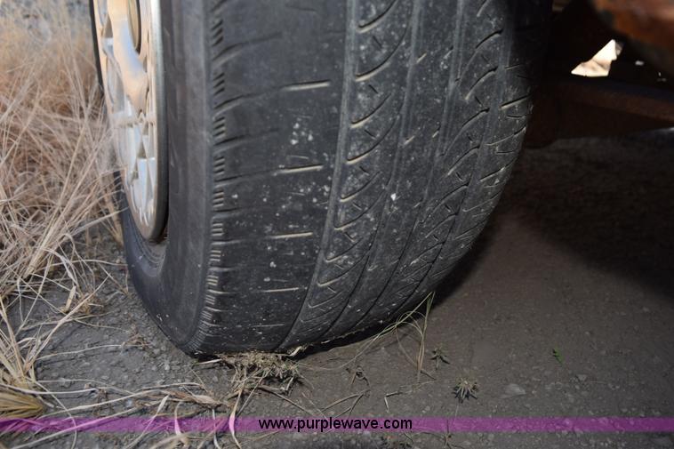 image for item L5882 1997 Chrysler Town & Country LX van