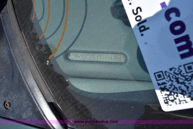 image for item L5882 1997 Chrysler Town & Country LX van