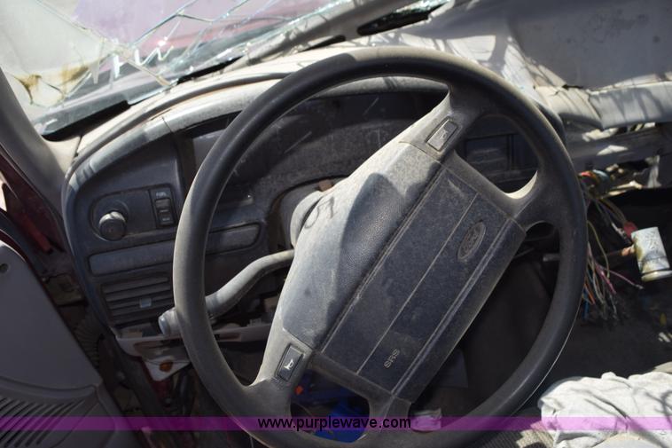 image for item L5883 1996 Ford F150 pickup truck