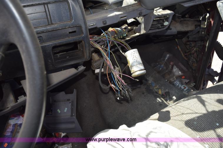 image for item L5883 1996 Ford F150 pickup truck