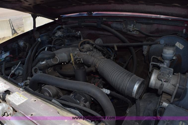 image for item L5883 1996 Ford F150 pickup truck