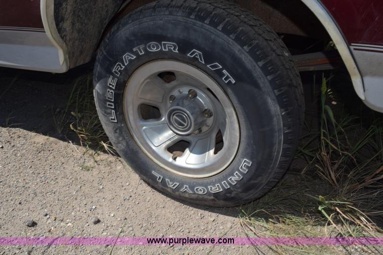 image for item L5883 1996 Ford F150 pickup truck