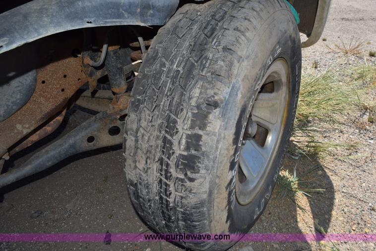 image for item L5883 1996 Ford F150 pickup truck