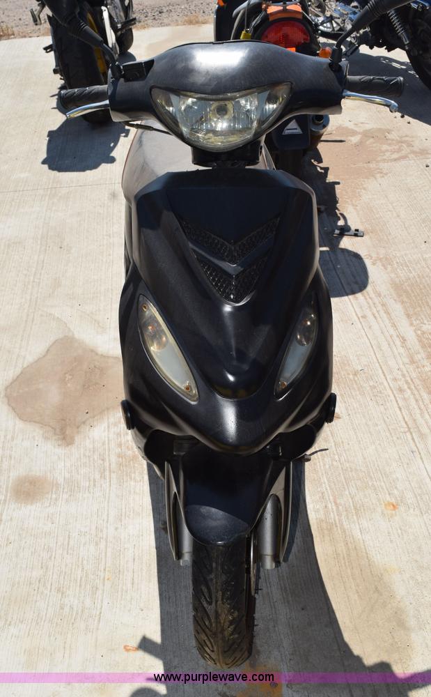 image for item L5884 2013 Jonway moped