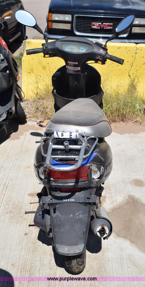 image for item L5884 2013 Jonway moped