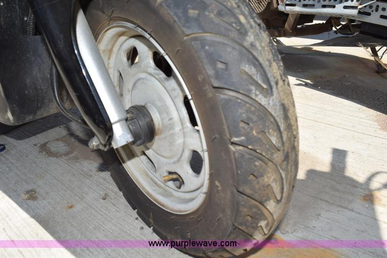 image for item L5884 2013 Jonway moped