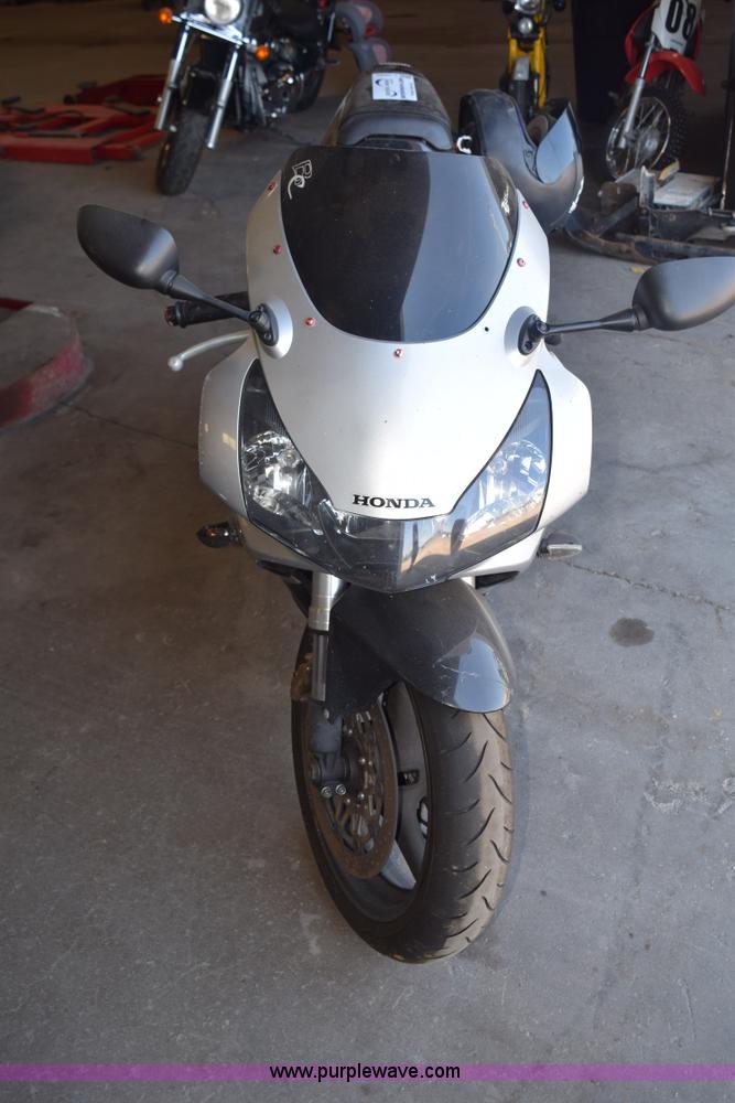 image for item L5885 2002 Honda CBR900RR motorcycle