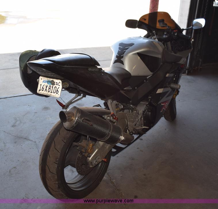 image for item L5885 2002 Honda CBR900RR motorcycle