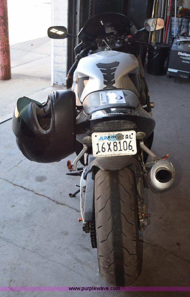 image for item L5885 2002 Honda CBR900RR motorcycle