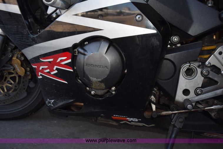 image for item L5885 2002 Honda CBR900RR motorcycle