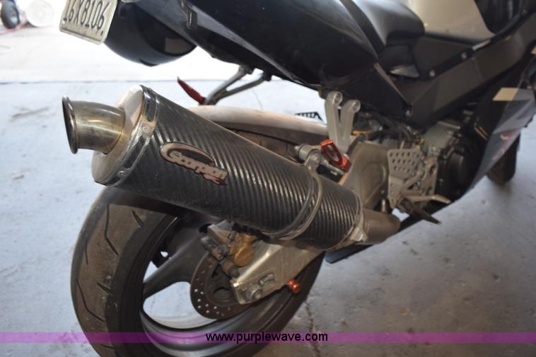image for item L5885 2002 Honda CBR900RR motorcycle