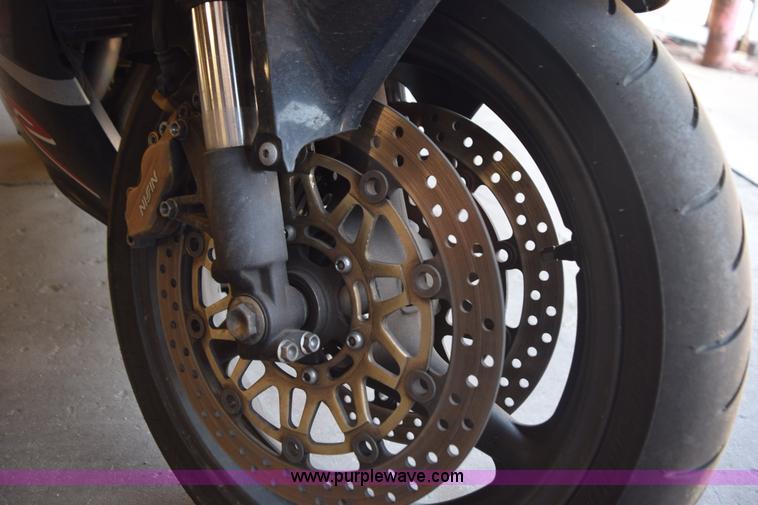 image for item L5885 2002 Honda CBR900RR motorcycle