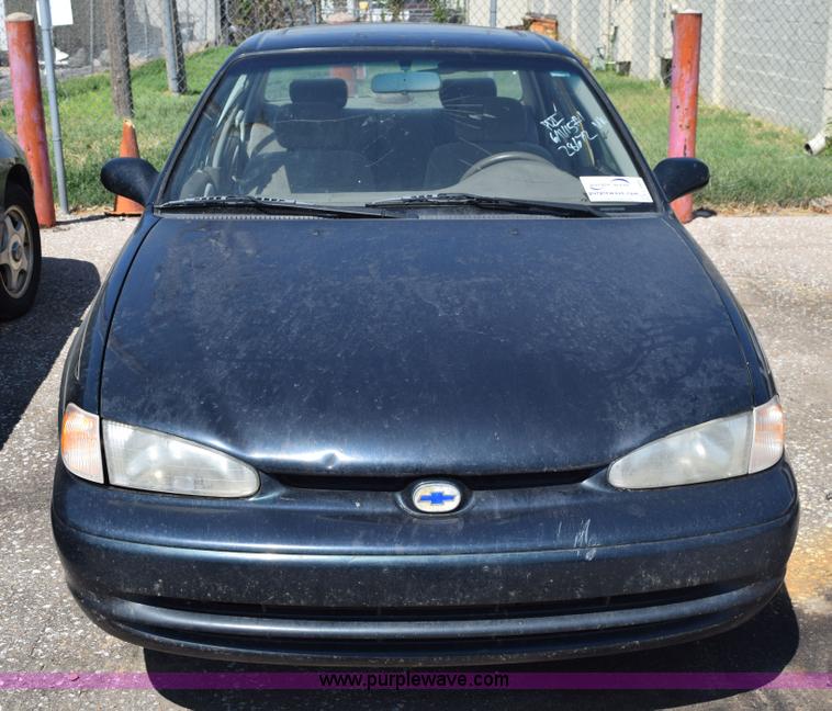 image for item L5886 1999 Chevrolet Prizm