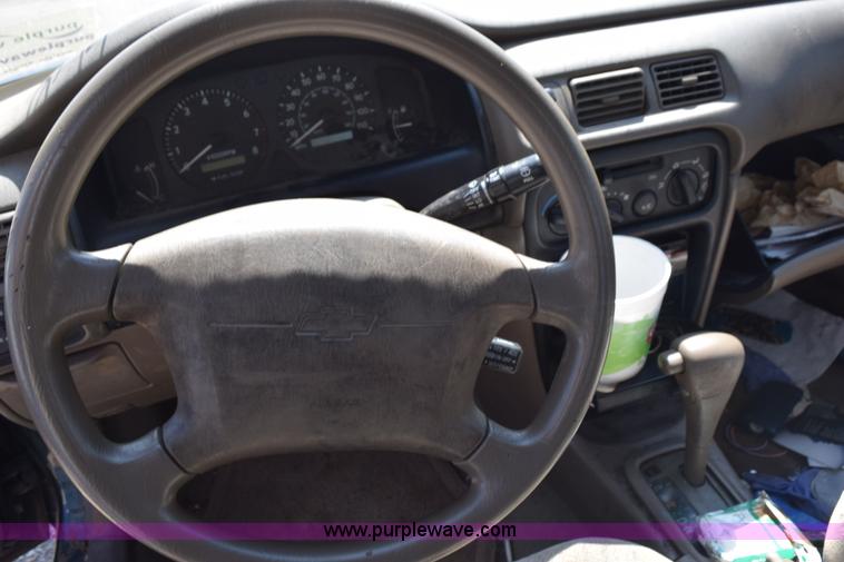 image for item L5886 1999 Chevrolet Prizm