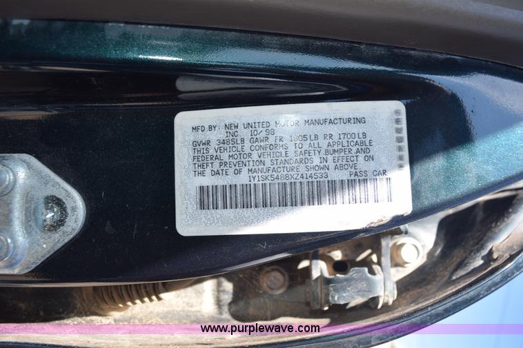 image for item L5886 1999 Chevrolet Prizm