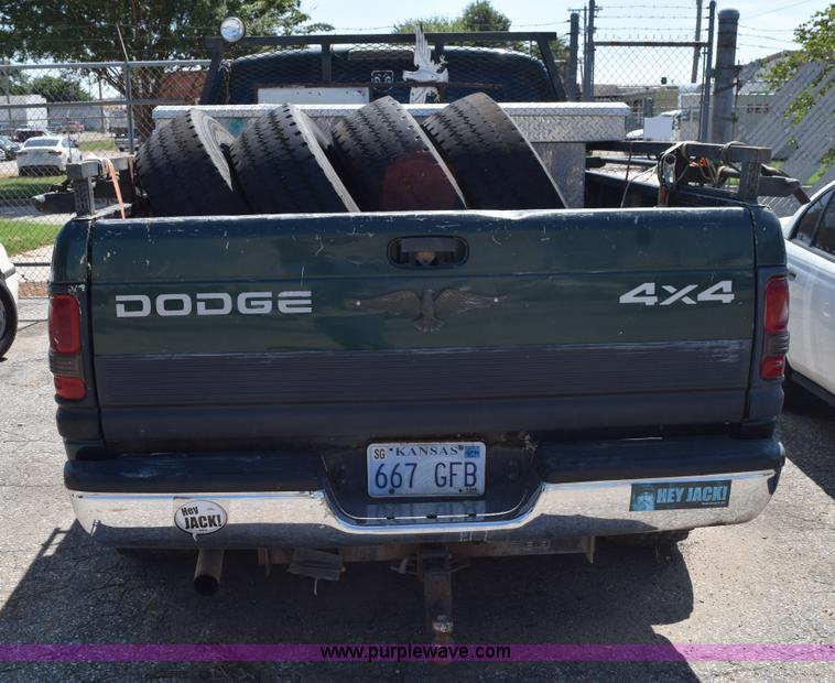 image for item L5888 1999 Dodge Ram 1500 pickup truck