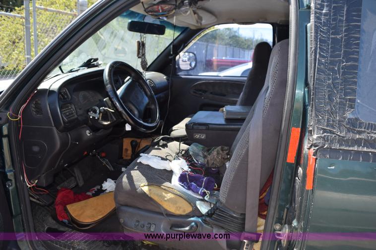 image for item L5888 1999 Dodge Ram 1500 pickup truck