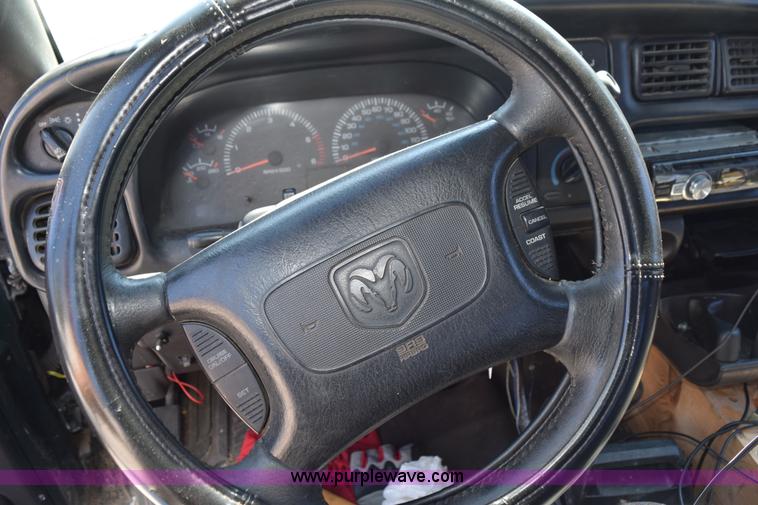 image for item L5888 1999 Dodge Ram 1500 pickup truck