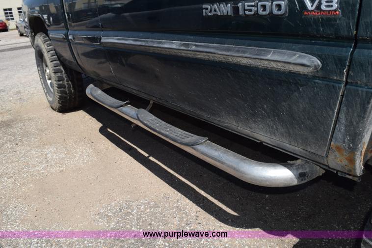 image for item L5888 1999 Dodge Ram 1500 pickup truck