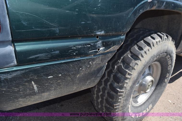 image for item L5888 1999 Dodge Ram 1500 pickup truck