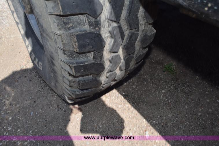 image for item L5888 1999 Dodge Ram 1500 pickup truck