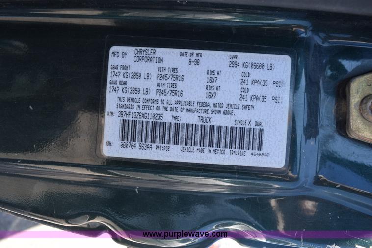 image for item L5888 1999 Dodge Ram 1500 pickup truck