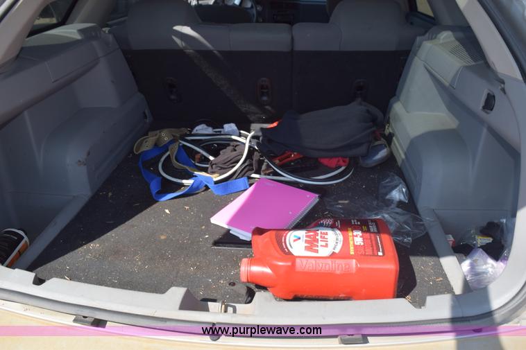 image for item L5890 2006 Dodge Magnum SE