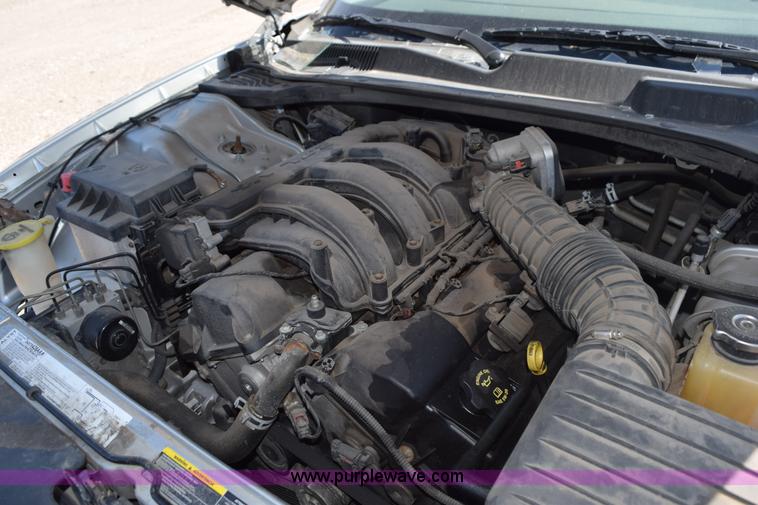 image for item L5890 2006 Dodge Magnum SE